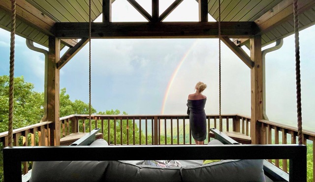 ON Mt Nebo State Park Luxury Mountain Retreat with Above the-clouds sunrise view