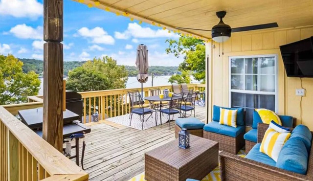 Peaceful 2BR Cabin - Dock Access - LAKE VIEW