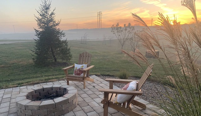 Peaceful loft nested in Missouri's countryside BRAND NEW UNIT!
