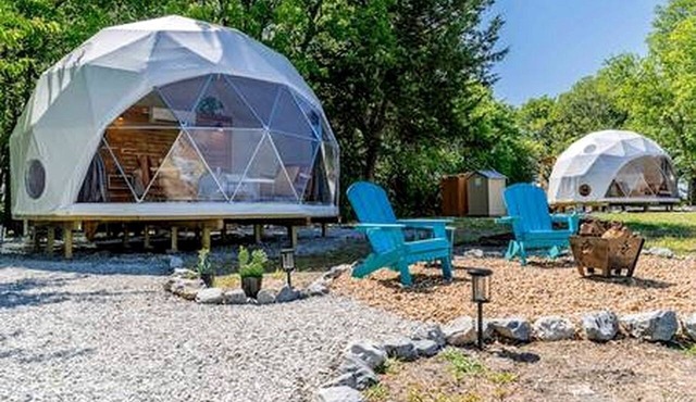 Peaceful Luxury Glamping Domes with Stargazing & Farm Retreat near Lake Access in Wolfe City, Texas