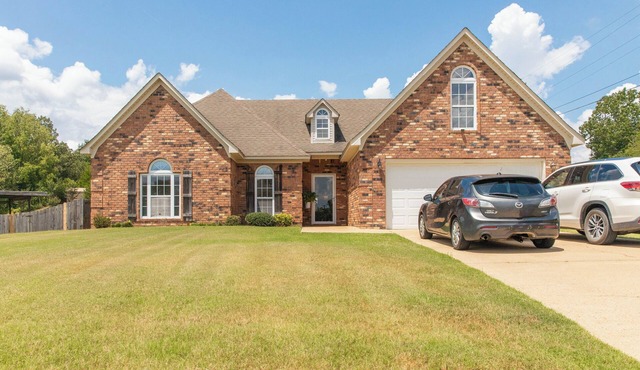 Peaceful Oxford Getaway — Minutes from Grove, Square, Taylor Grocery