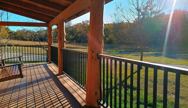 Peaceful Woodland Cabin with Balcony & Starry Nights in Steelville, Missouri