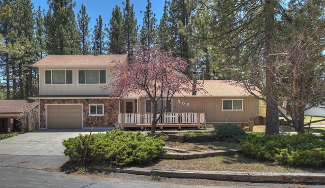 PET FRIENDLY! Fully Fenced Yard! Close to the Convention Center! 2 Master Suites!