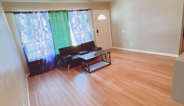 Pet friendly,king beds,fully fenced ,3 bedroom