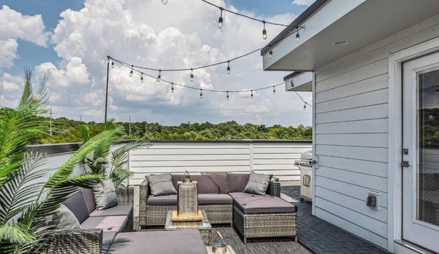 Private Rooftop Oasis - 2 Nashville Homes