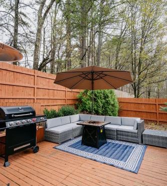 Prof Designed, 5 min KSU, HotTub, Game Room, hiking