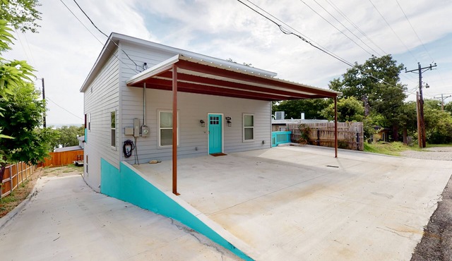 Pura Vida Texoma, Unit B | House in Gordonville
