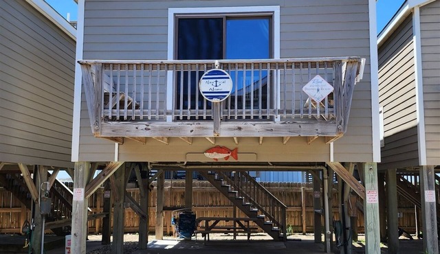 Put your Anchor down with Nautical Nine! Beachfront, Pet Friendly Cabana!