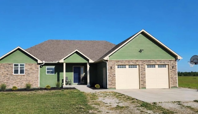 Quiet Furnished Home, Monthly Stays Welcome