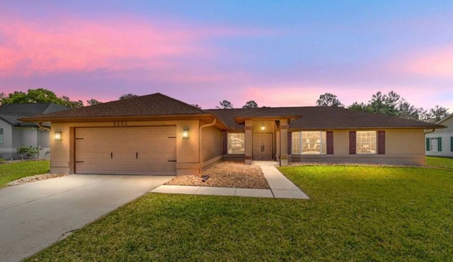 Quiet, peaceful neighborhood. HUGE fenced yard. Clean beautiful home-WEC & FAST