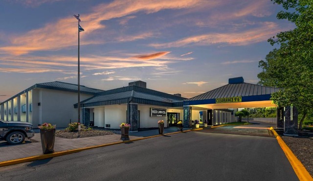 Red Lion Inn & Suites Kansas City
