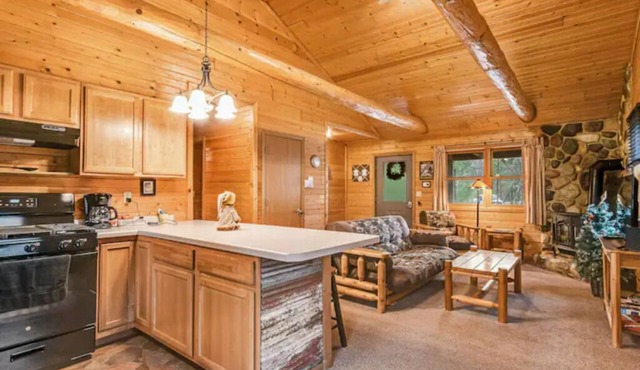 Relaxin Cabins 2BR, 1BA #1