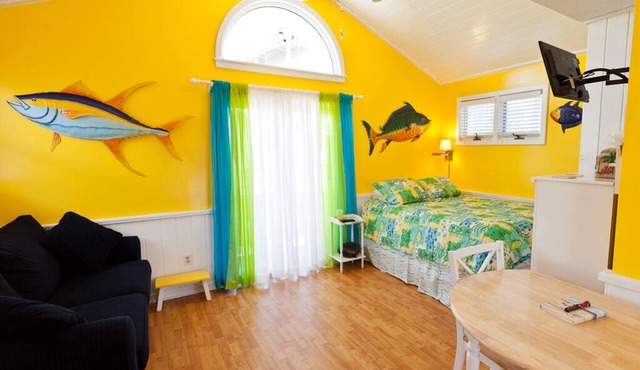 Relaxing, Cheerful ~ OCEANFRONT ~ Perfect for 2