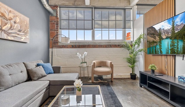 River Market Loft Stay - 2BR Stay Near Downtown KC