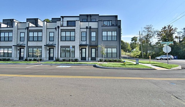 River View - Walk to Sevier Ave - 9 min to Neyland