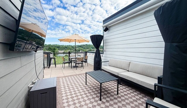 Riverview Retreat: Neyland Stadium – sleeps 10