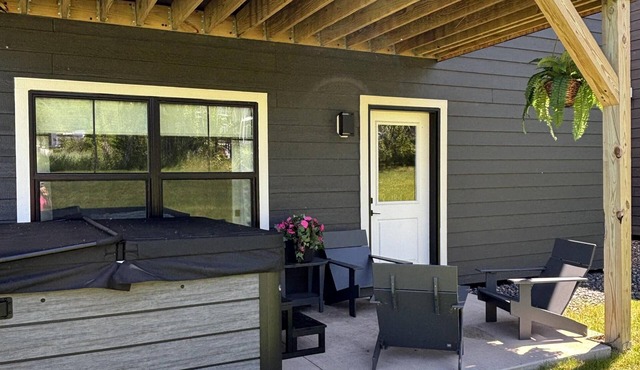 RiverWest Escape- Hot Tub - Sauna - Dog Friendly
