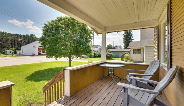 Rural Hixton Vacation Home: Gas Grill & Porch!