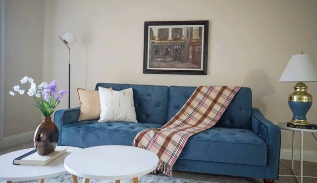 Sleepover | Modern 1BD/1BA + Balcony - OKC