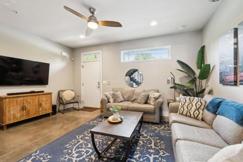 Spacious 3-Story Townhome w Rooftop & City Views
