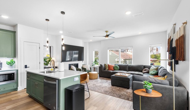 Spacious 4-bedroom townhome in Nashville, great for groups and dog-friendly
