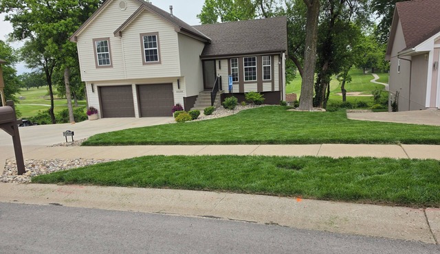 Spacious 4 bedroom home with a nice view just a few minutes from the World Cup