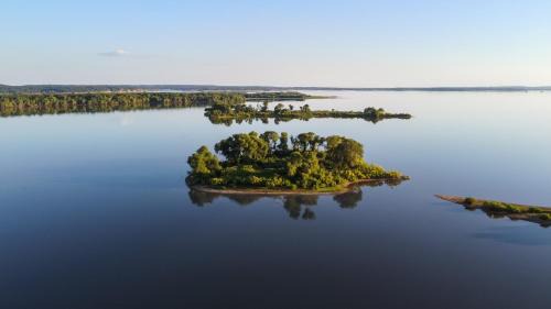 Spacious Wooden Suite #4 By The Lake at Texoma Shores Resort