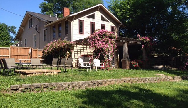 Spotless 5BR - 3ba - Firepit - GameRm - pet friendly - 6min to Downtown