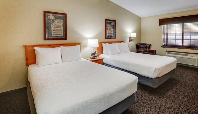 Stoney Creek Stay w/Onsite Pool | 2 Units | 0.6 mi to Bass Street Landing