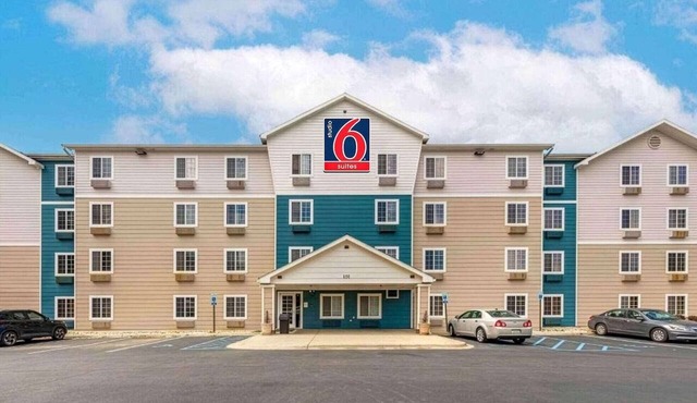Studio 6 Birmingham Pelham|Cozy 2 Full Beds|Smoking|Kitchen