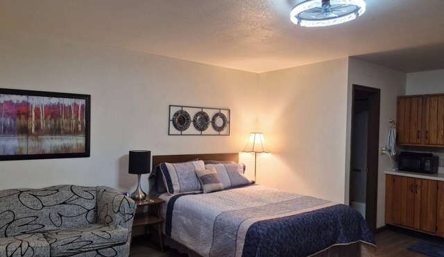 Studio apartment in Monroe City with boat parking near Mark Twain Lake No Pets