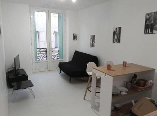 Studio Cocon cosy Petit Colin - lit 140 et canapé convertible BZ -Wifi gratuit -Boite à clés in Graulhet