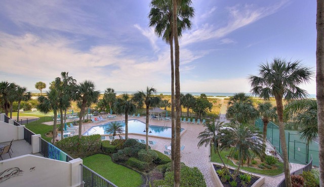 Sunsets & Serenity in This Gulf Beach 1 Bdrm Beach Condo