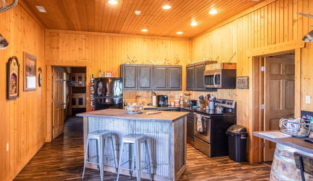 Tall Tine Lodge in La Prairie