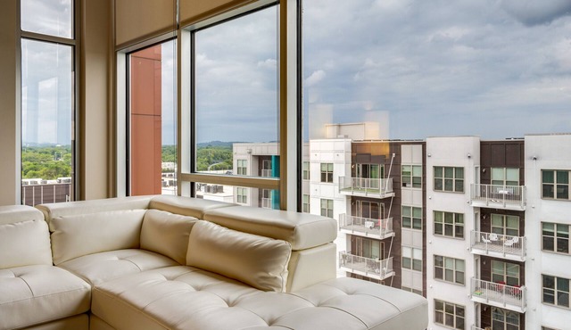 Top-Floor 5th & Main Condo | Skyline Rooftop