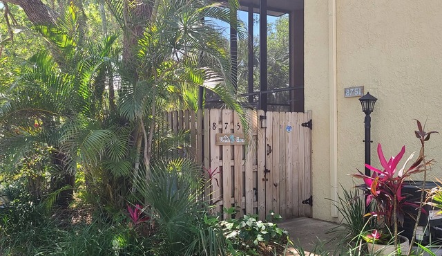 Tranquil 2 Bd, 2BA Tropical Getaway just steps from the Beach on the Space Coast