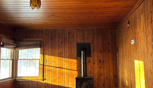 Trillium Woods Cabin Stay - Tunnel of Trees, Lakeside, Coffee Shop