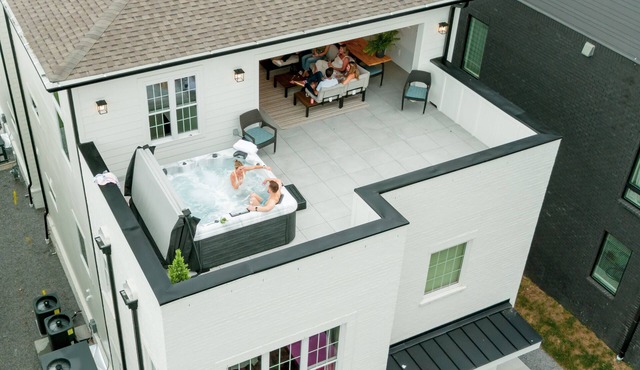 Two New Homes | 2mi to Broadway| Rooftop HotTub