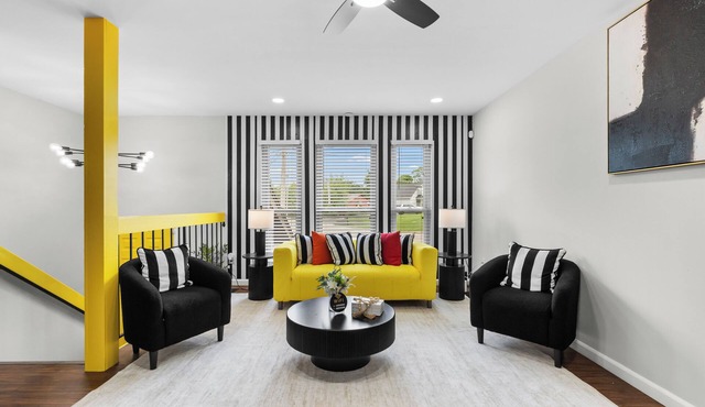 Vivid Luxe Retreat: Luxury 2BR Townhouse