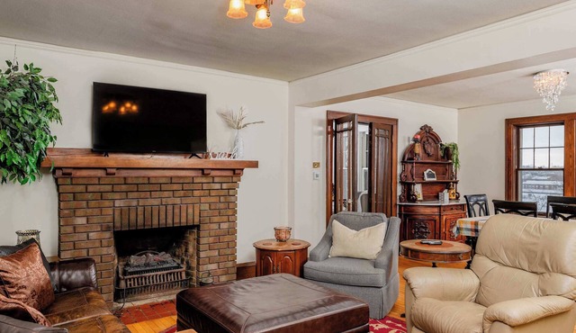 Waterfront House w/Patio Near Riverside Park