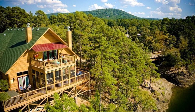 Wonderful Cabin with Hot-tub and Impressive Panoramic Views in Mount Ida, Arkansas