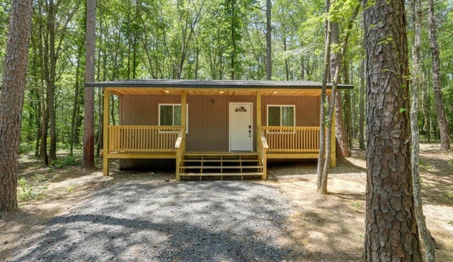 Woodsy Cabot Escape in Arkansas Countryside!
