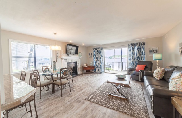 Gorgeous 2 Bdrm at The Landing! Lovely Lake View! Pickle Ball Courts!