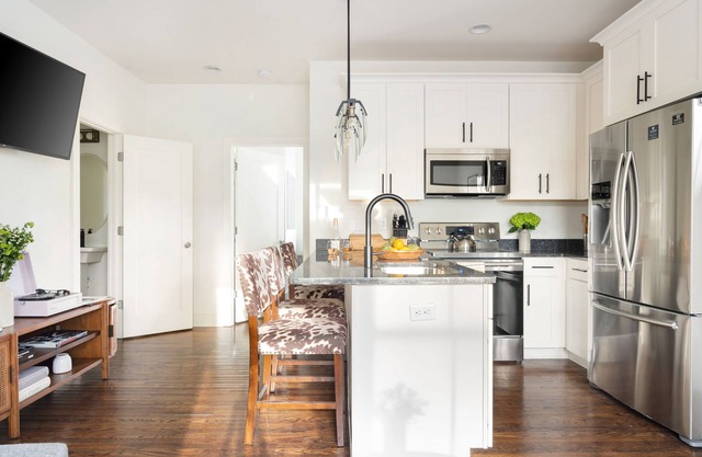 Hart Suite 10 by AvantStay | Gorgeous Town House w/Modern Amenities!