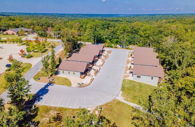 Single Unit Bungalow, 13 Trails Edge Ln