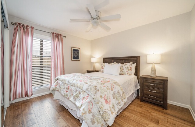 *WATER VIEW* Adorable 2 bedroom 2 bath condo with private boat slip and pool