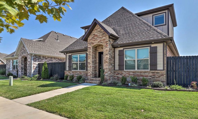 Fayetteville House | 176 m² House ∙ 4 bedrooms ∙ 9 guests