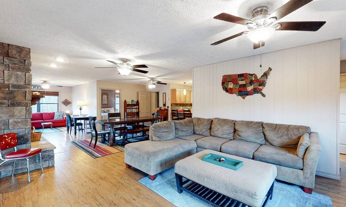 Eureka Springs House | 177 m² House ∙ 4 bedrooms ∙ 13 guests