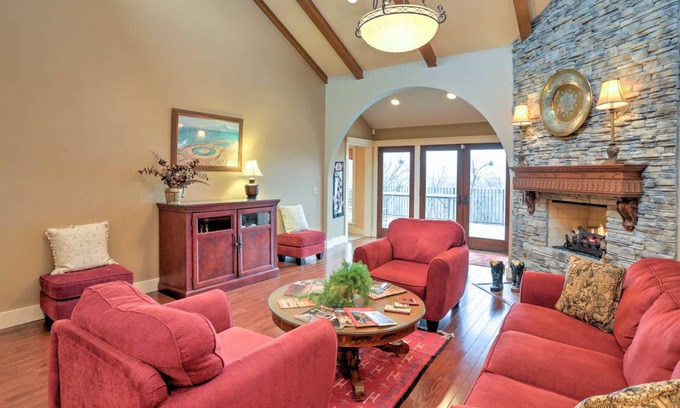 Fayetteville Apartment | 243 m² Apartment ∙ 3 bedrooms ∙ 6 guests