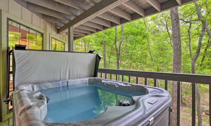 Lost Bridge Village House | 369 m² House ∙ 4 bedrooms ∙ 11 guests